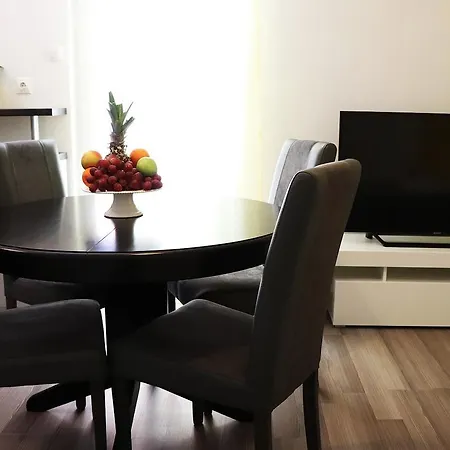 10156a Apartment *